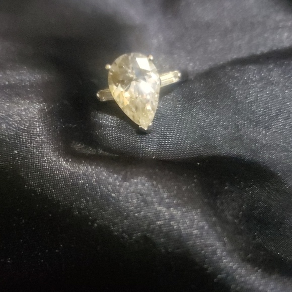 Ring - Picture 2 of 2